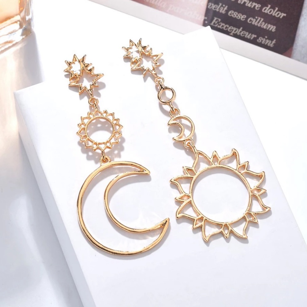 ☀️ Asymmetrical Sun & Moon BOHO Drop Earrings